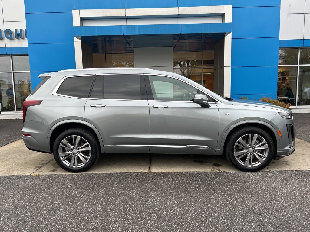 Used 2024 Cadillac XT6 Premium Luxury image 3