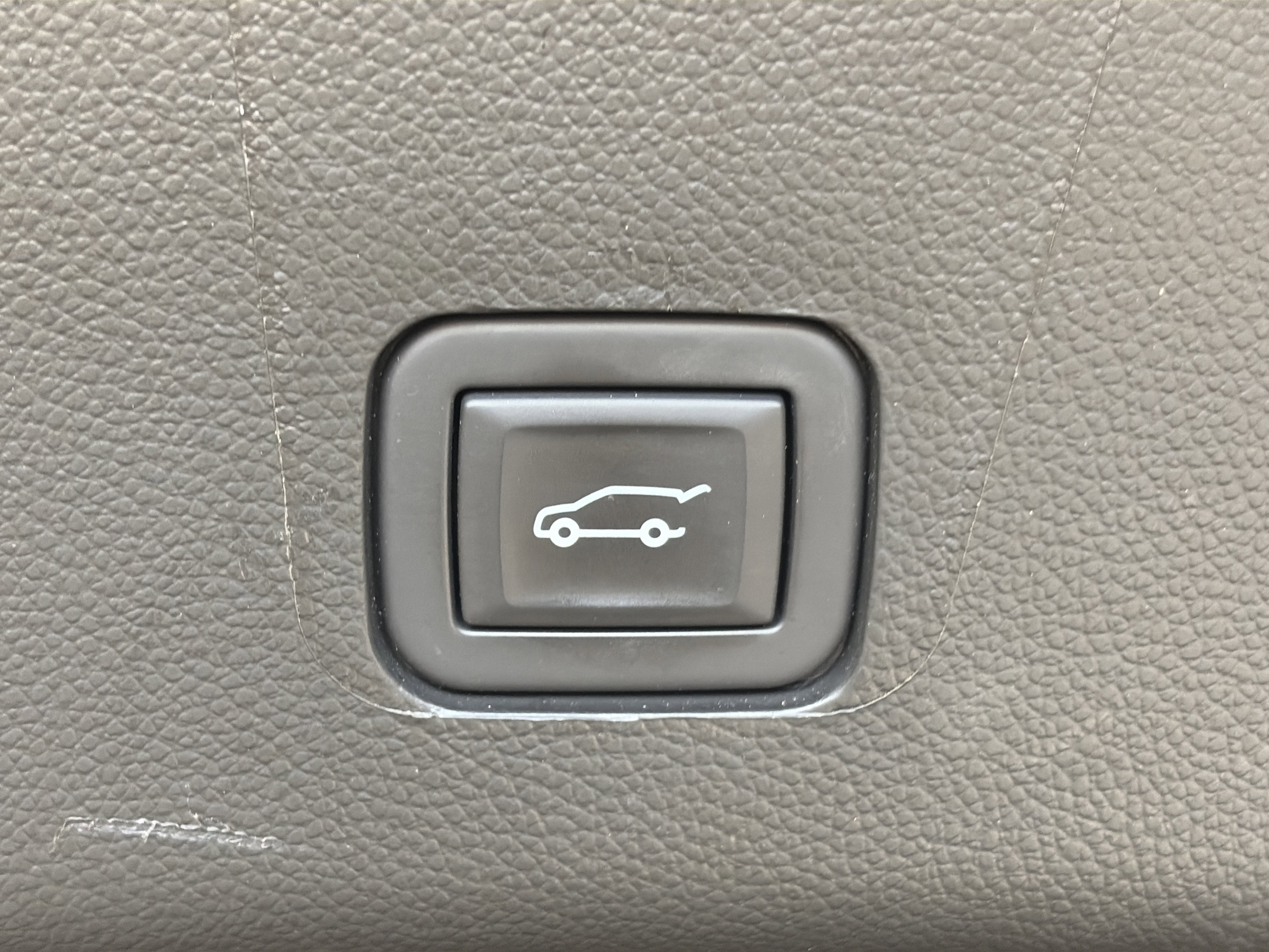 Certified 2023 Chevrolet Traverse RS image 16