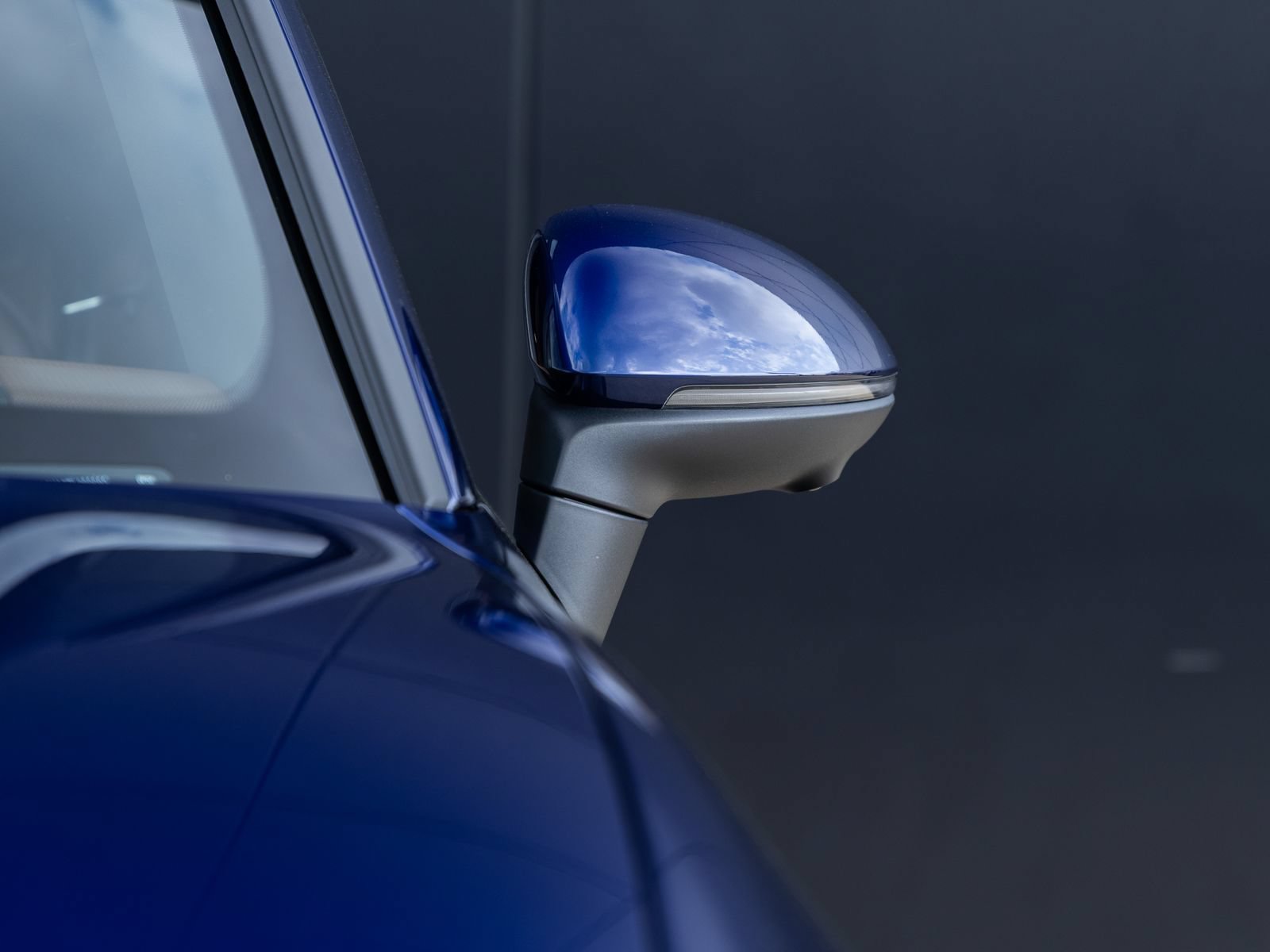 New 2026 Porsche Macan 4 Electric AWD/4WD image 18