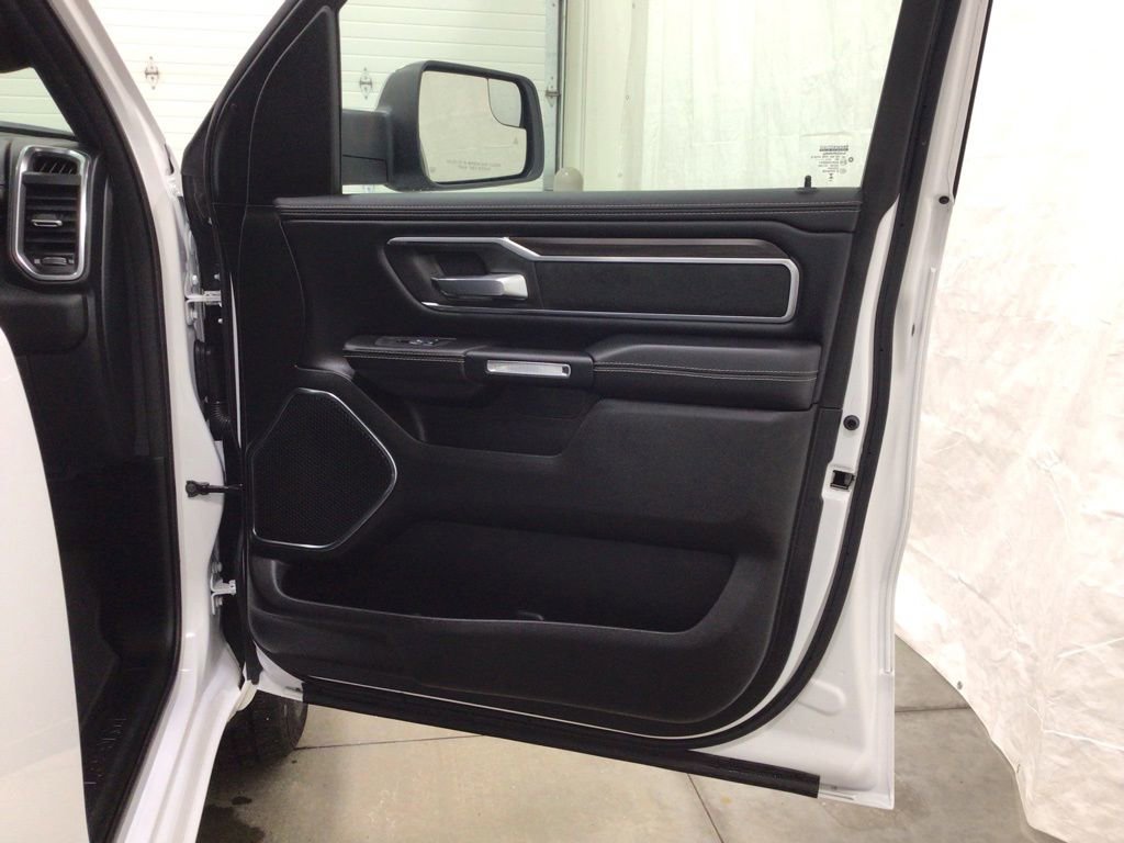 Used 2025 RAM 1500 Laramie image 33