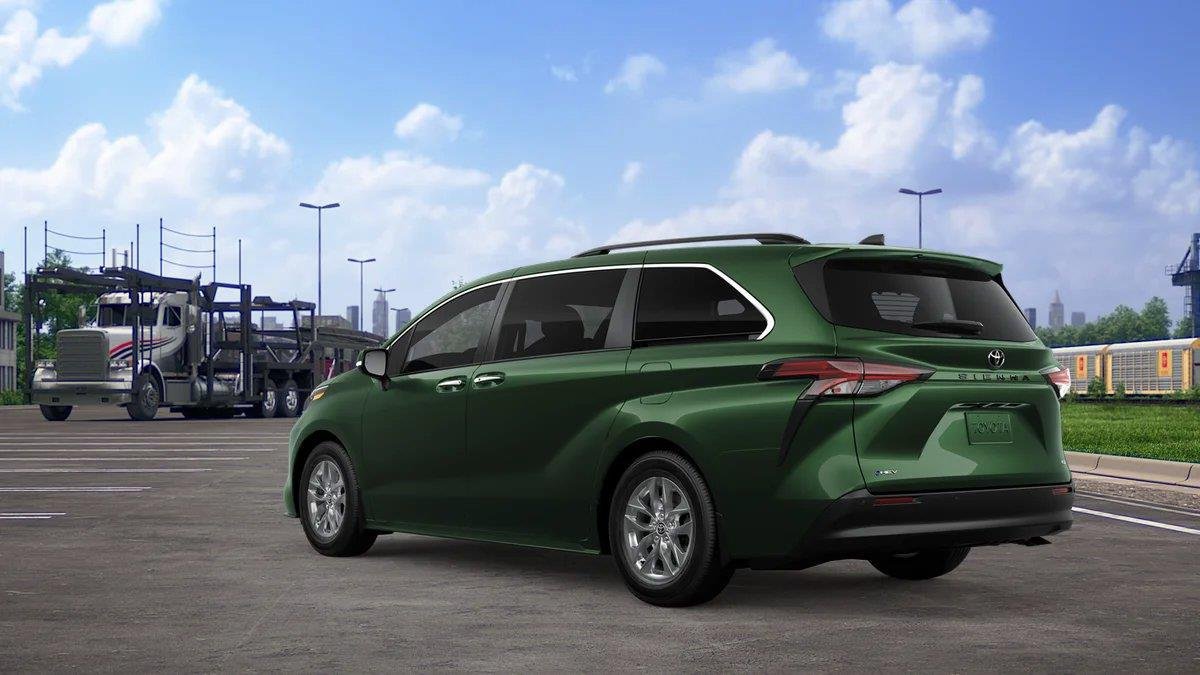 New 2026 Toyota Sienna XLE FWD image 8