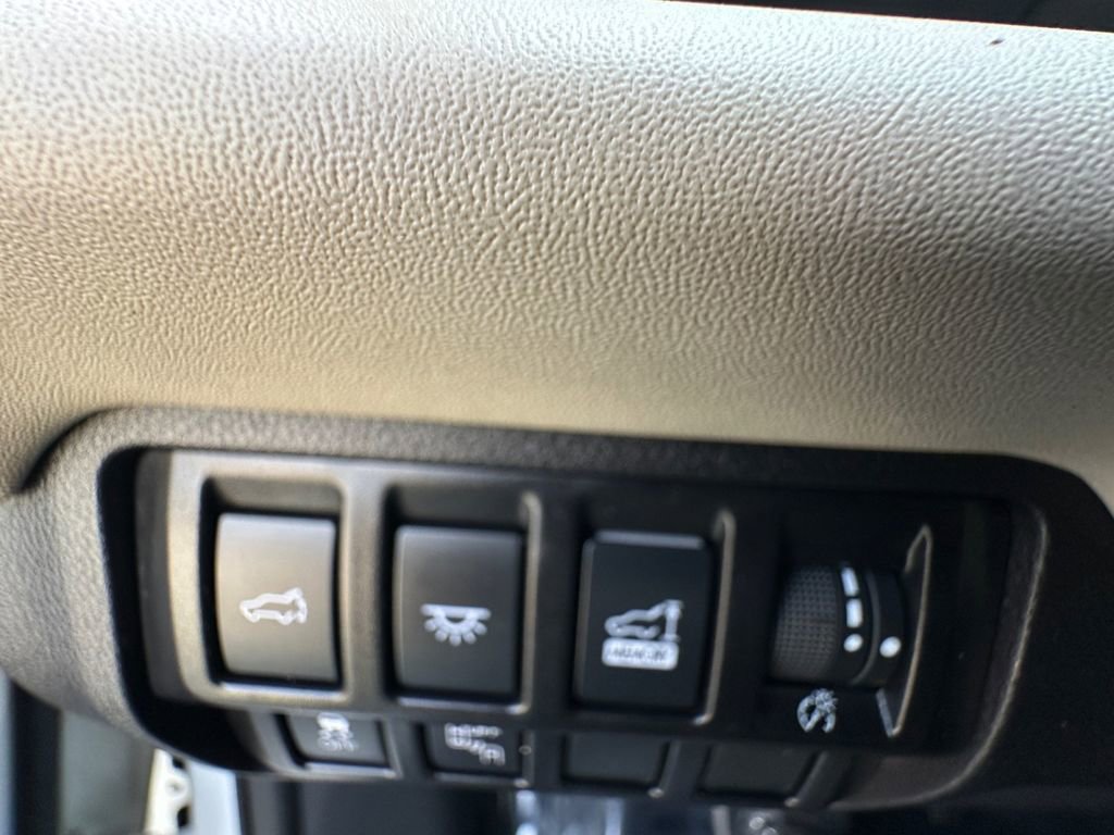 Used 2022 Subaru Ascent Limited image 21