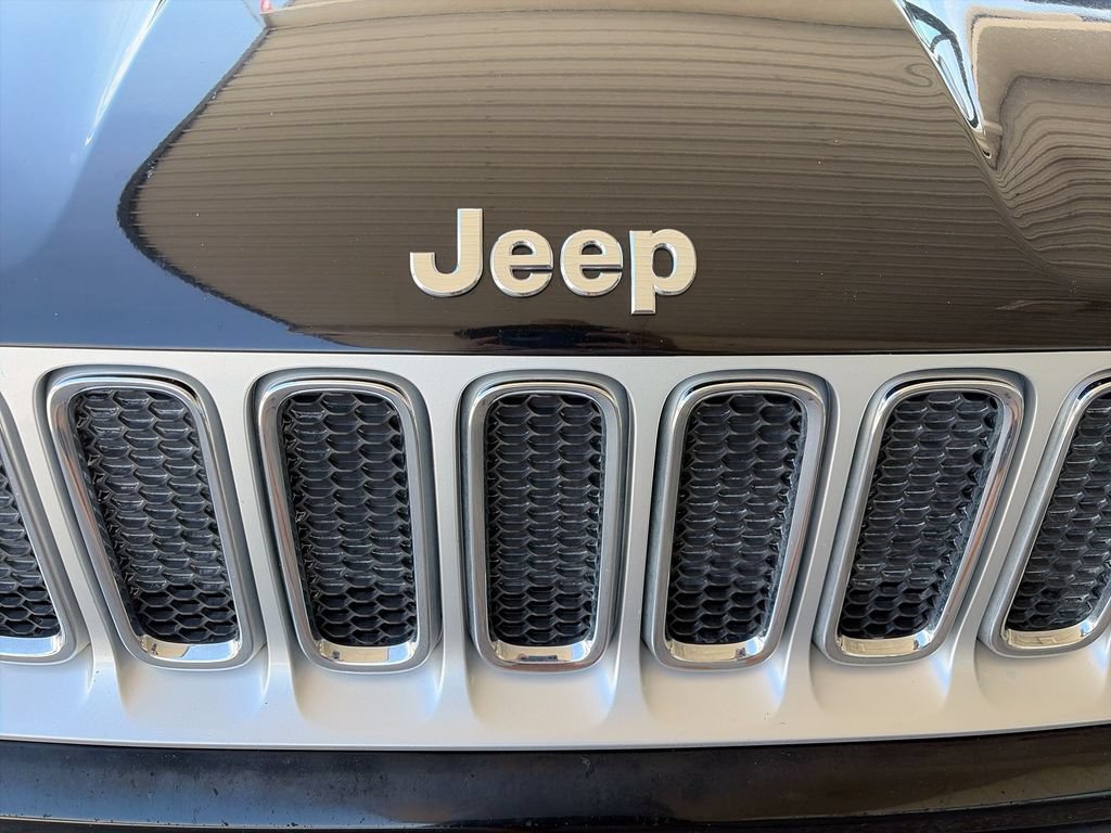 Used 2016 Jeep Renegade Limited FWD image 35