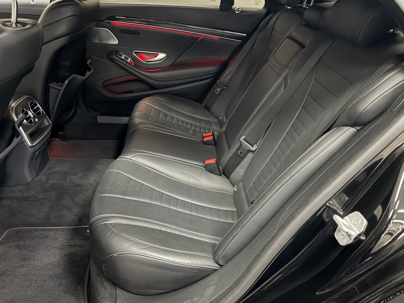 Used 2015 Mercedes-Benz S 550 Sedan image 38