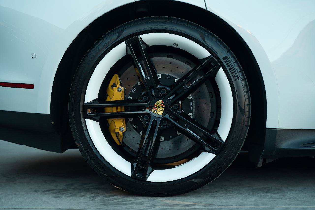 Used 2022 Porsche Taycan Turbo S AWD/4WD image 39