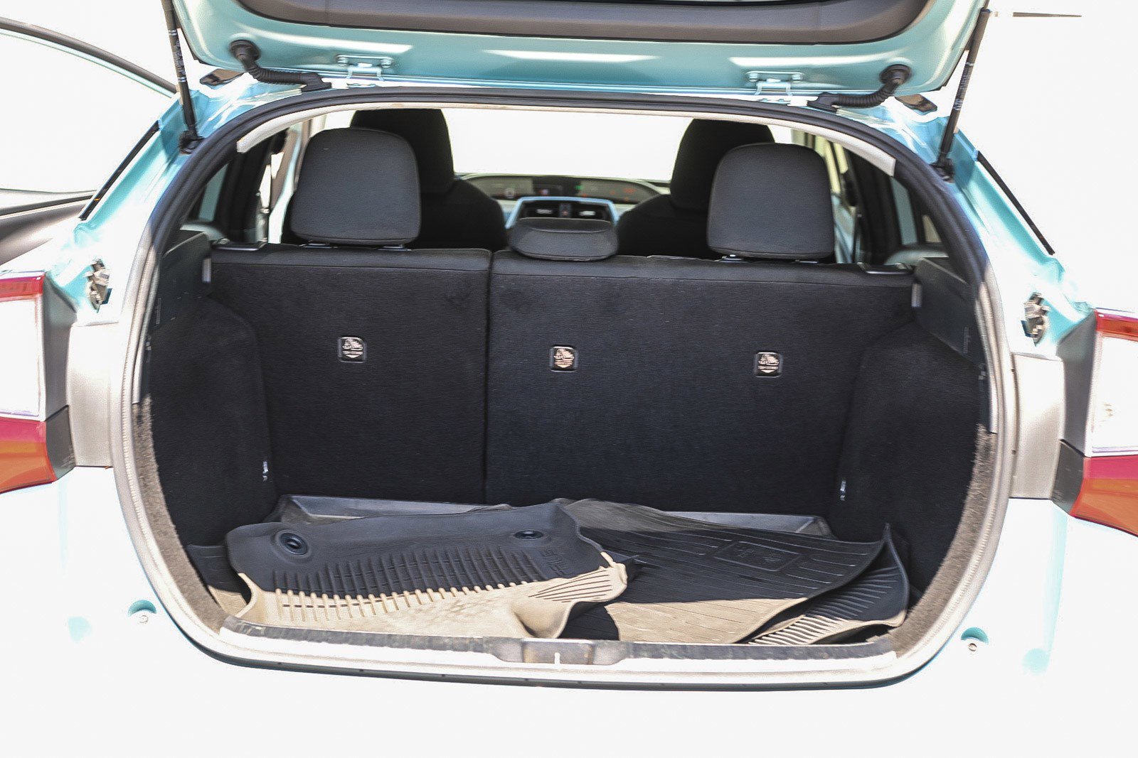 Used 2021 Toyota Prius L Eco FWD image 25