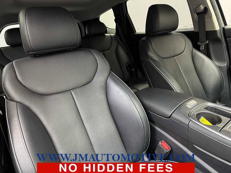 Used 2022 Hyundai Santa Fe Limited AWD/4WD image 21