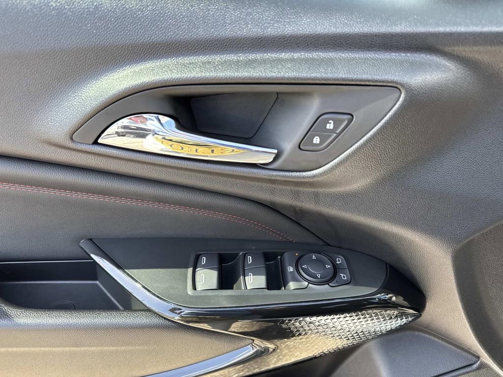 New 2026 Chevrolet Trax RS w/ Sunroof Package image 19