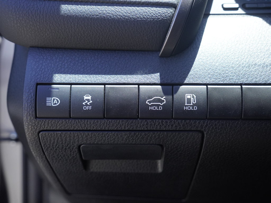 Used 2024 Toyota Camry SE FWD image 13