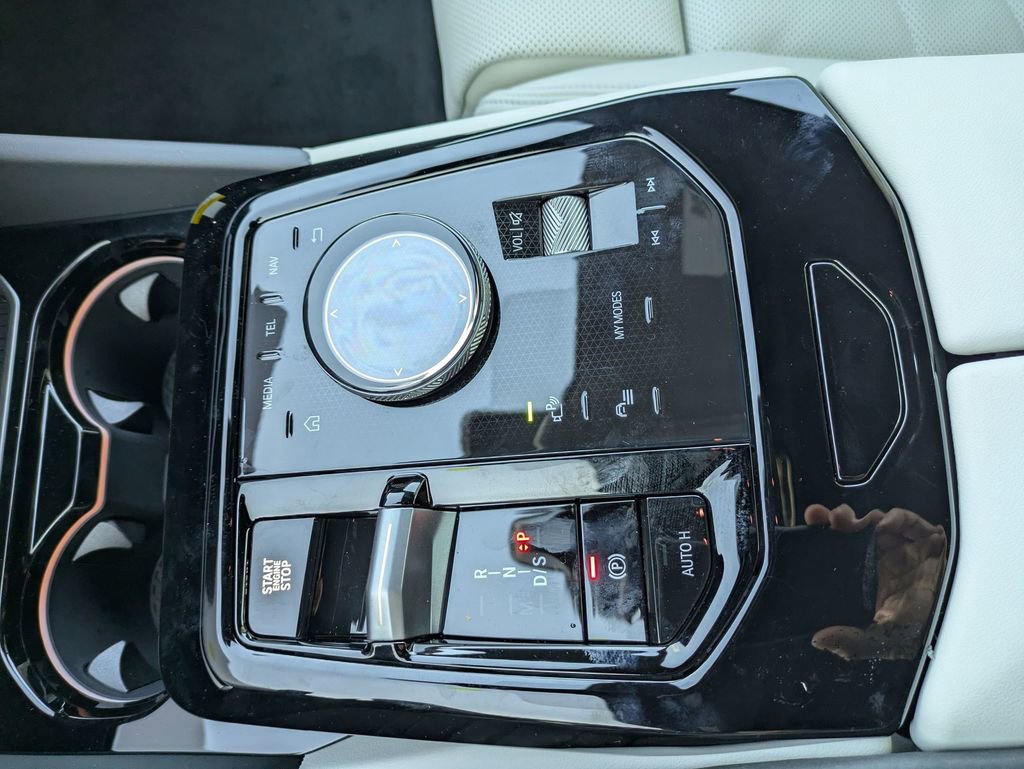 New 2026 BMW 530i xDrive w/ M Sport Package image 27