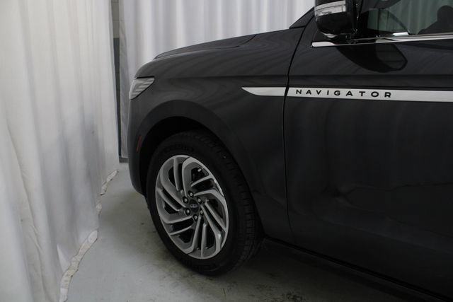 New 2026 Lincoln Navigator Reserve AWD/4WD image 29