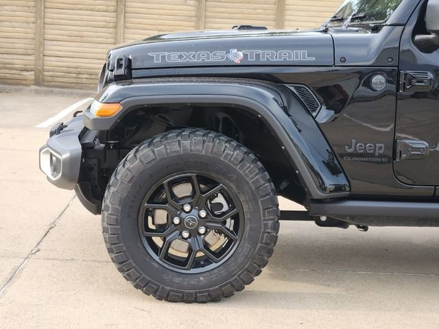 Used 2024 Jeep Gladiator Sport AWD/4WD image 16
