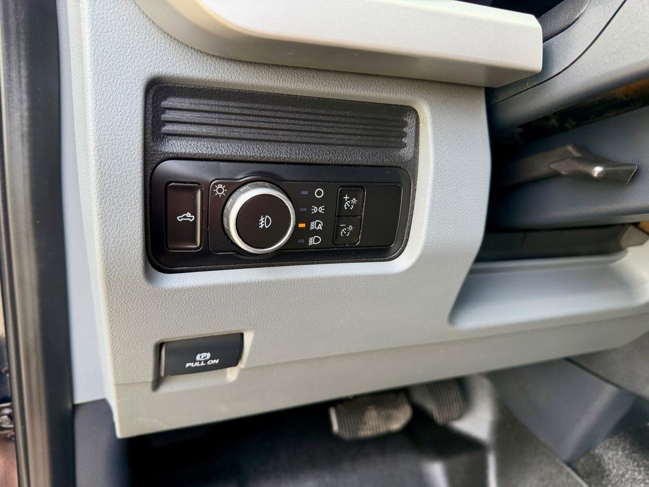 Used 2023 Ford F250 XL w/ XL Chrome Package image 21