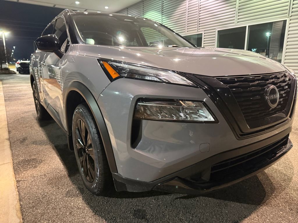 Used 2023 Nissan Rogue SV w/ SV Premium B Package image 30