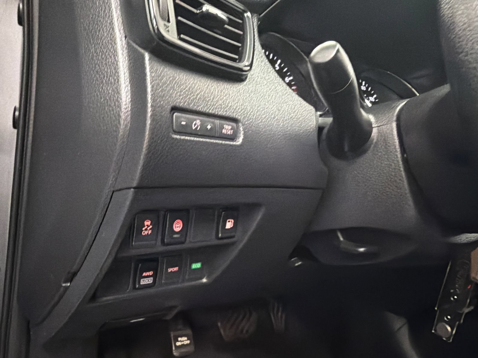 Used 2020 Nissan Rogue S w/ Special Edition Package AWD/4WD image 29