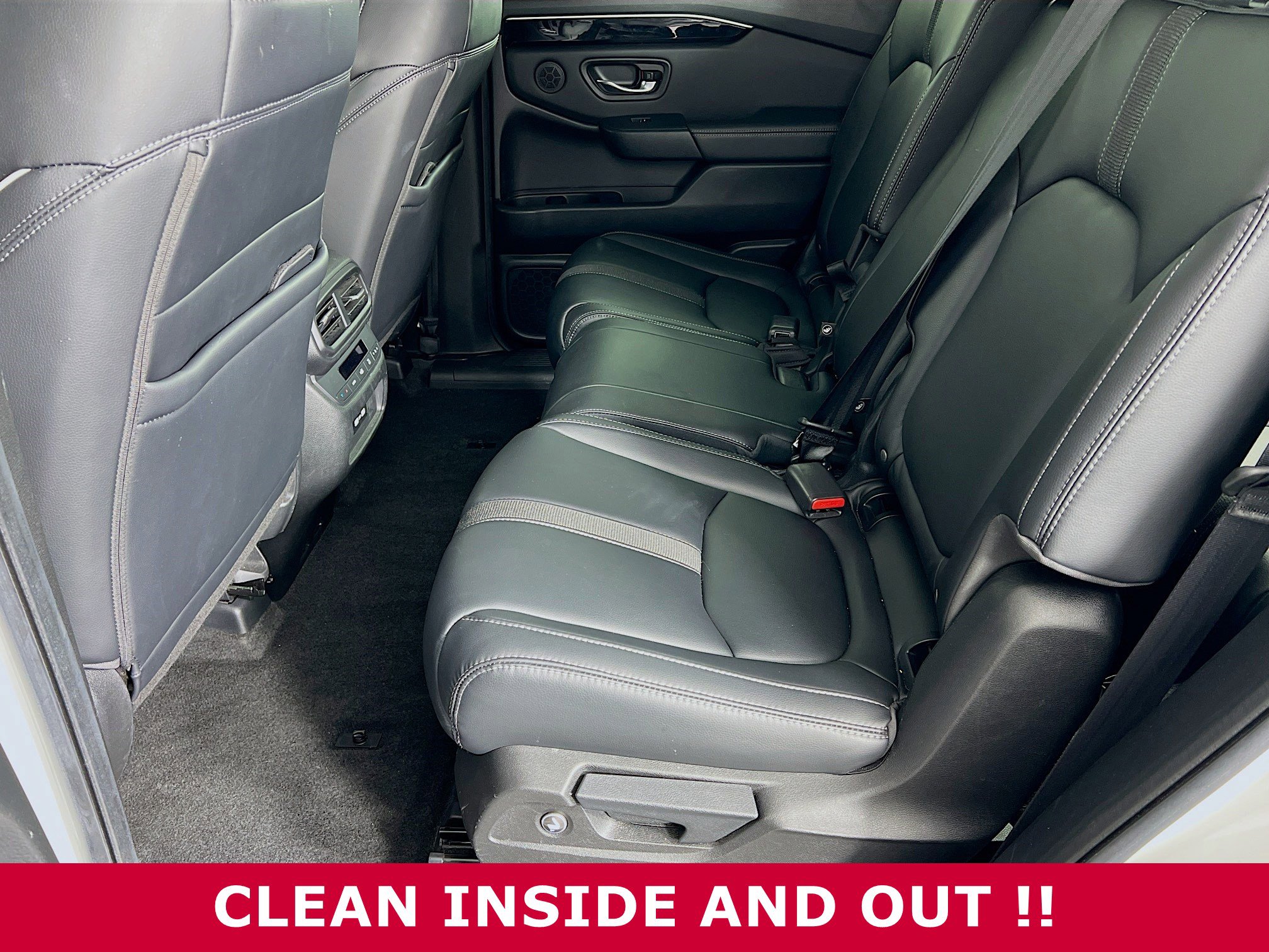 Used 2023 Honda Pilot Touring image 5