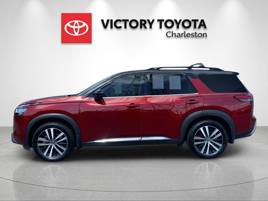 Used 2024 Nissan Pathfinder Platinum w/ Cargo Package image 2