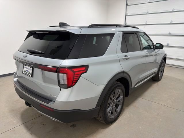 Used 2025 Ford Explorer Active w/ Active Comfort Package AWD/4WD image 4
