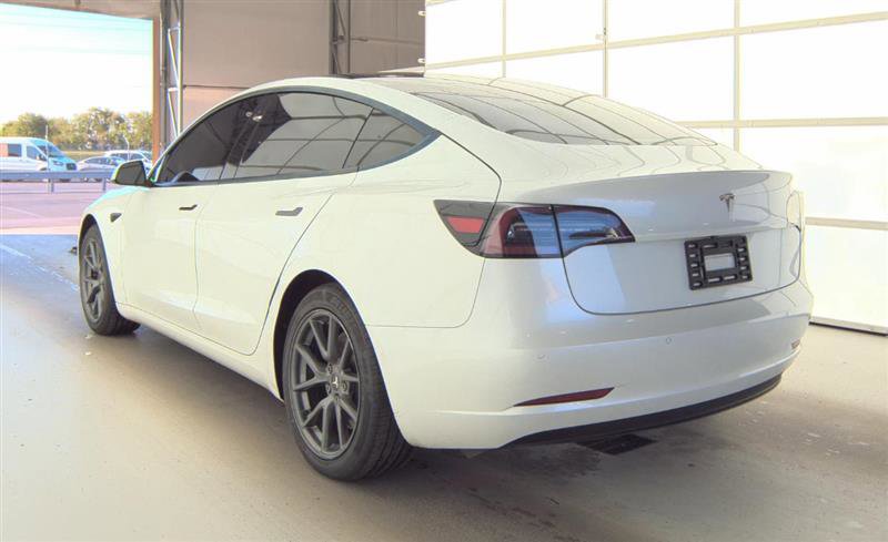 Used 2021 Tesla Model 3 Standard Range Plus RWD image 9