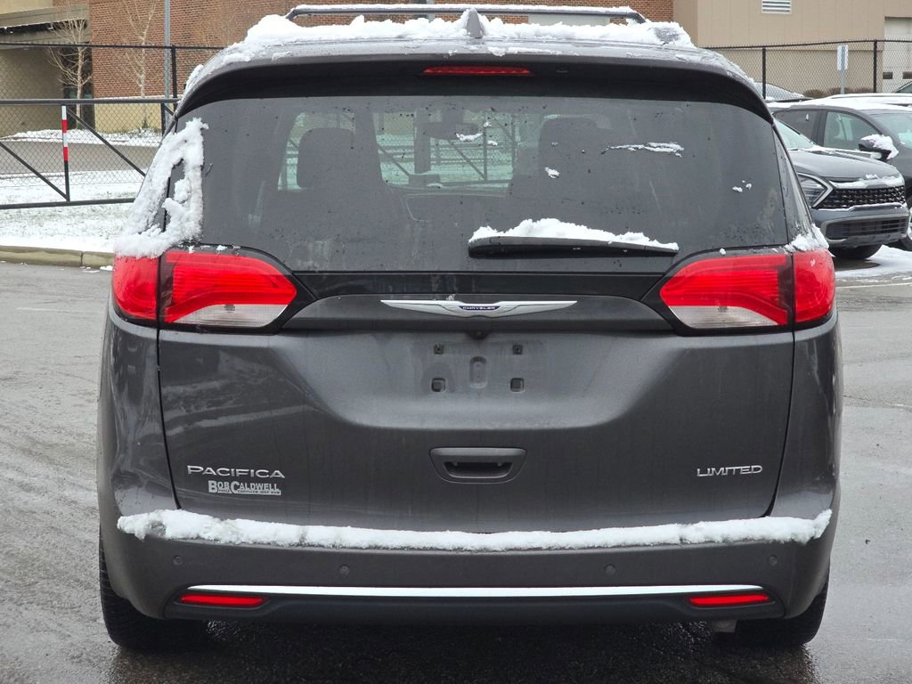 Used 2019 Chrysler Pacifica Limited w/ Tire & Wheel Group image 14