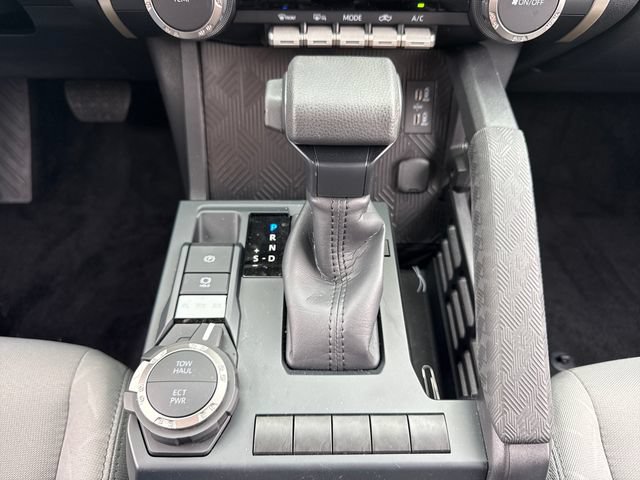 Certified 2025 Toyota Tacoma SR5 AWD/4WD image 35