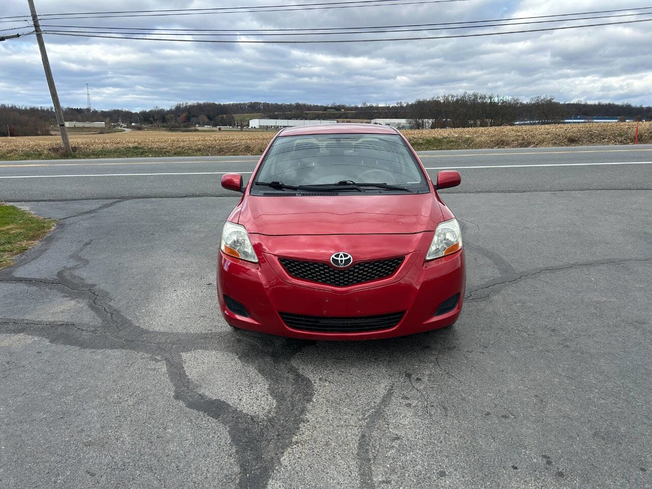 Used 2010 Toyota Yaris Sedan FWD image 5