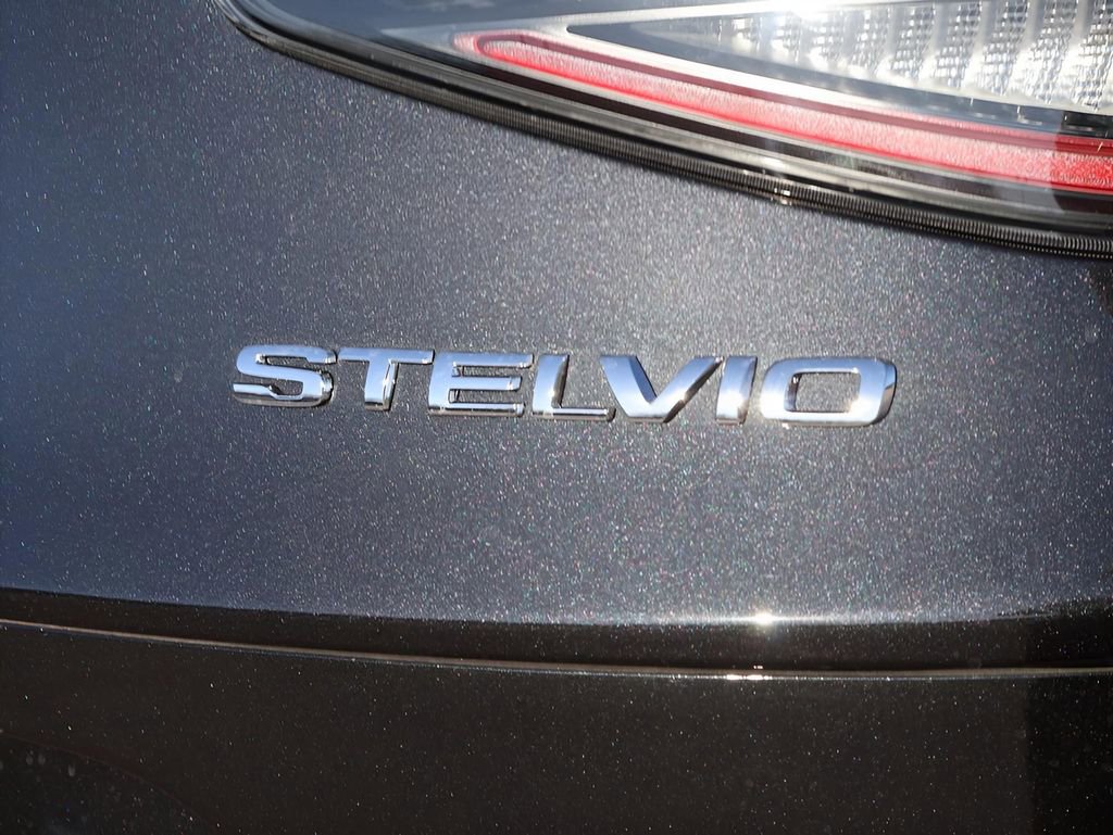 New 2025 Alfa Romeo Stelvio Sprint image 8