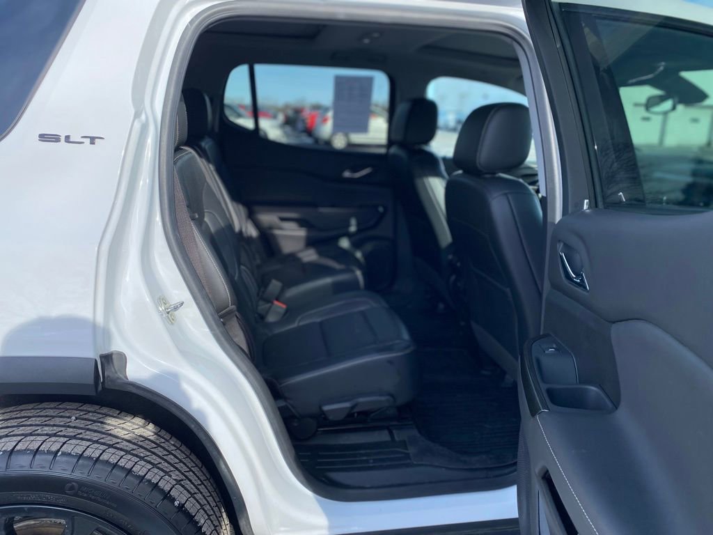 Used 2023 GMC Acadia SLT w/ Elevation Edition image 15