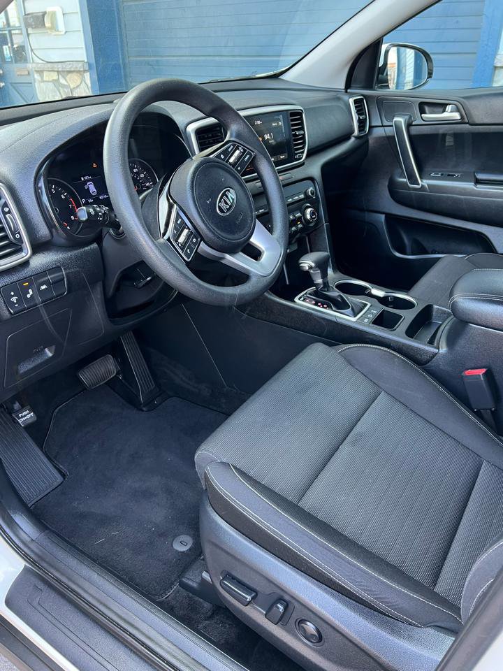 Used 2020 Kia Sportage LX w/ LX Popular Package AWD/4WD image 17