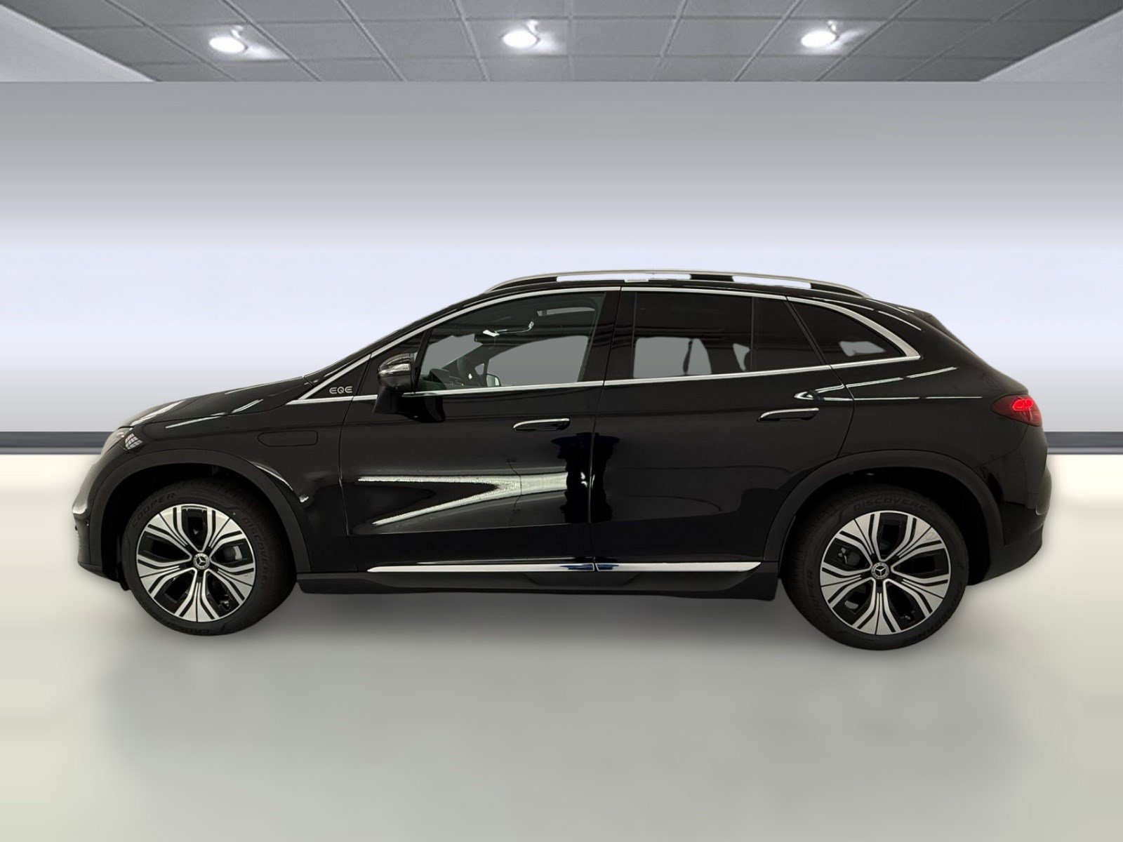 New 2026 Mercedes-Benz EQE 320 4MATIC SUV image 2