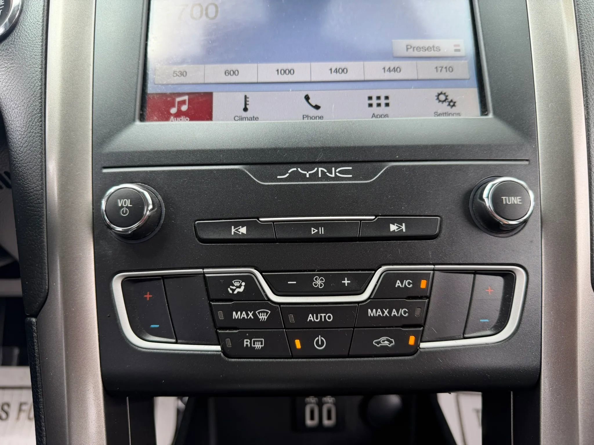 Used 2019 Ford Fusion SE image 23