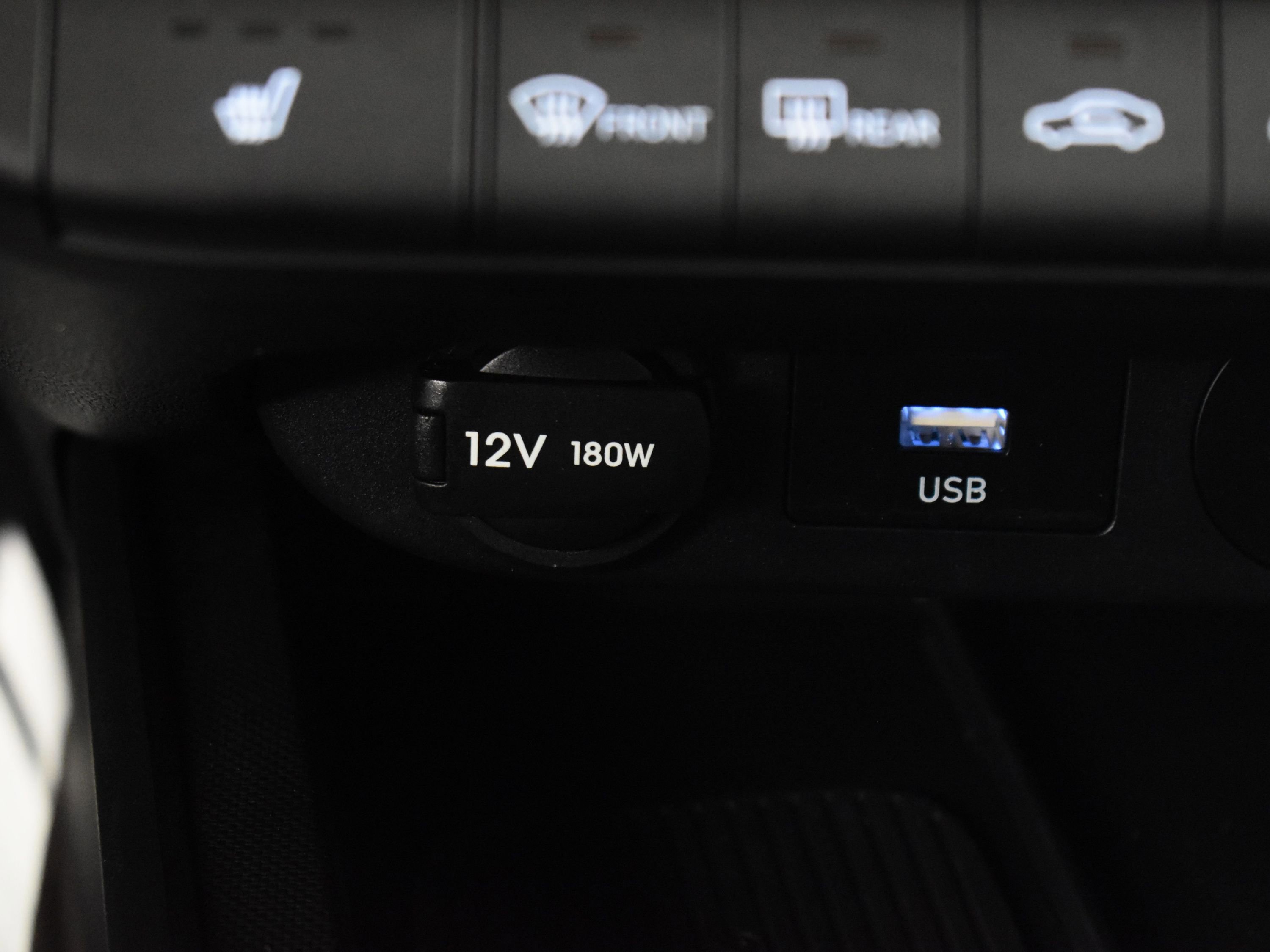 Used 2025 Hyundai Elantra SEL image 34