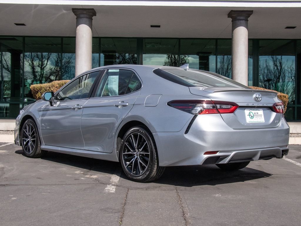 Used 2023 Toyota Camry SE FWD image 5