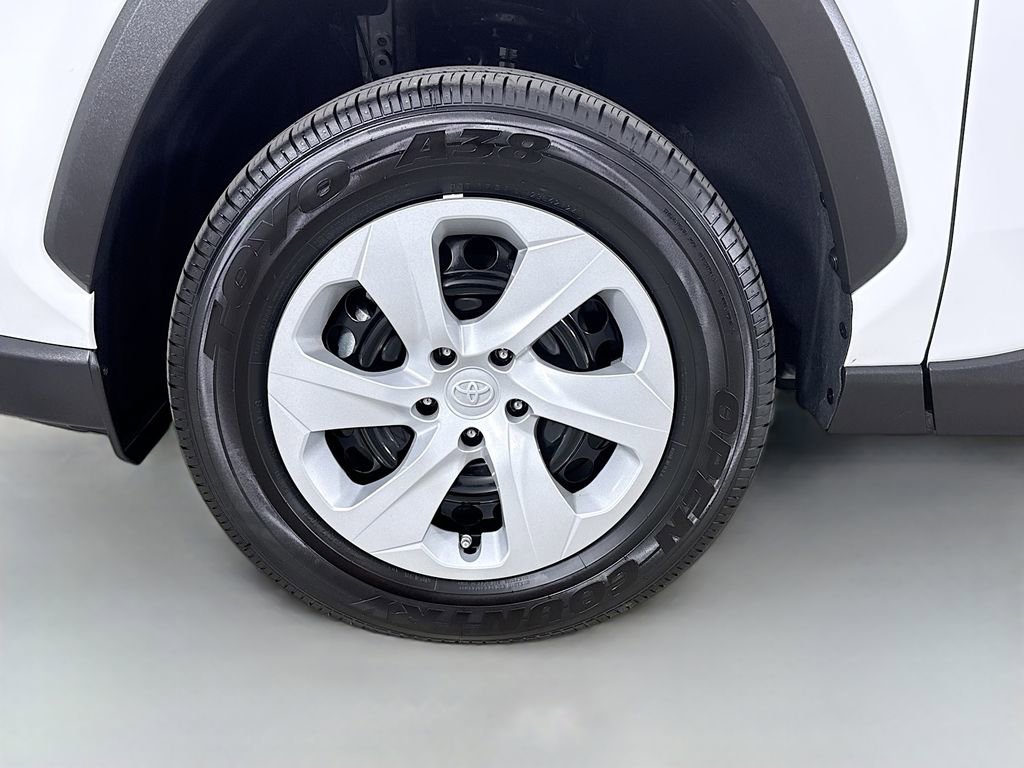 Certified 2024 Toyota RAV4 LE AWD/4WD image 32