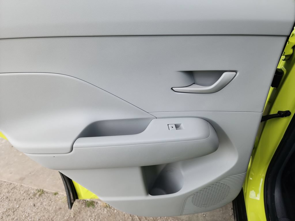 Used 2025 Hyundai Kona SEL AWD/4WD image 36