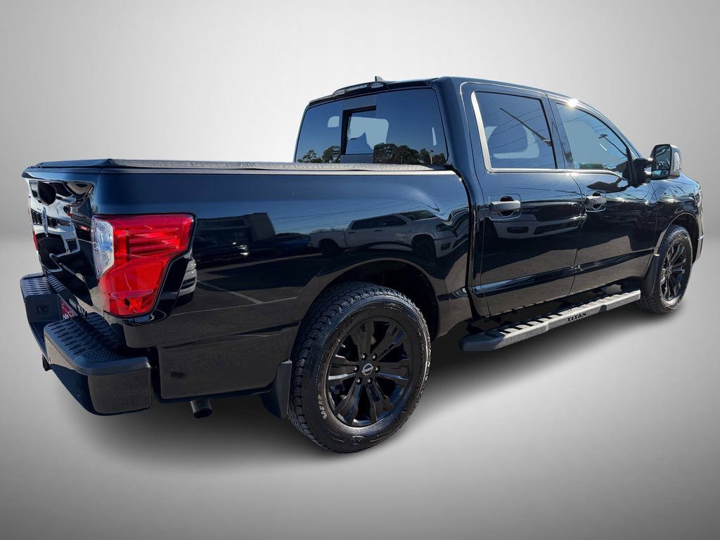Used 2023 Nissan Titan SV w/ SV Convenience Package image 3
