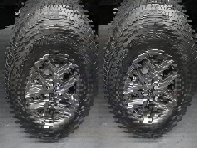 Used 2024 Jeep Gladiator Sport image 16