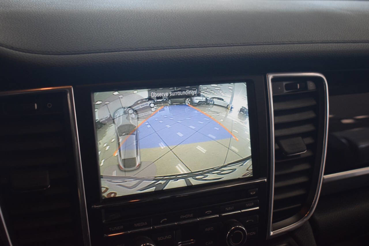 Used 2014 Porsche Panamera 4 image 52