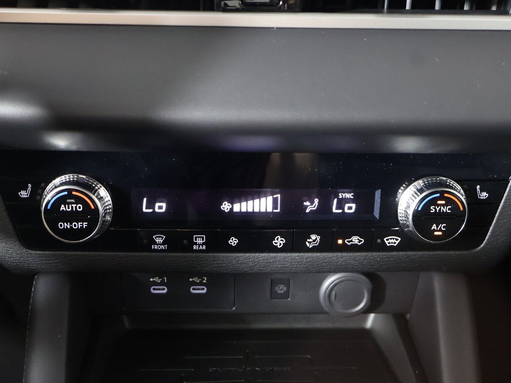 New 2025 Mitsubishi Outlander SE image 52