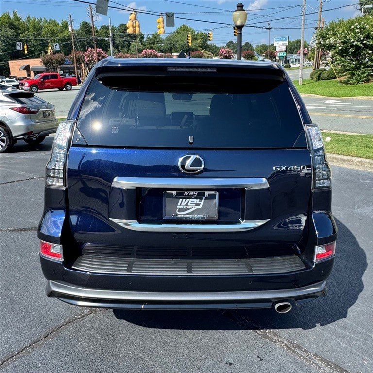 Used 2023 Lexus GX 460 Premium w/ Accessory Package AWD/4WD image 6