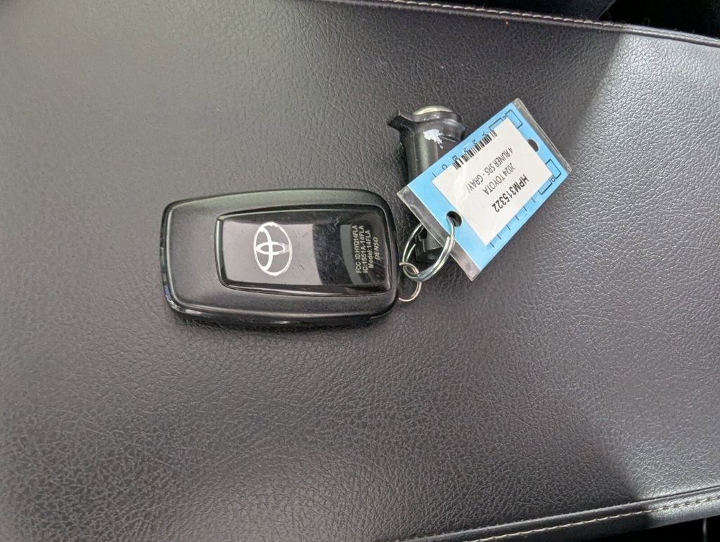 Used 2024 Toyota 4Runner Limited RWD image 30