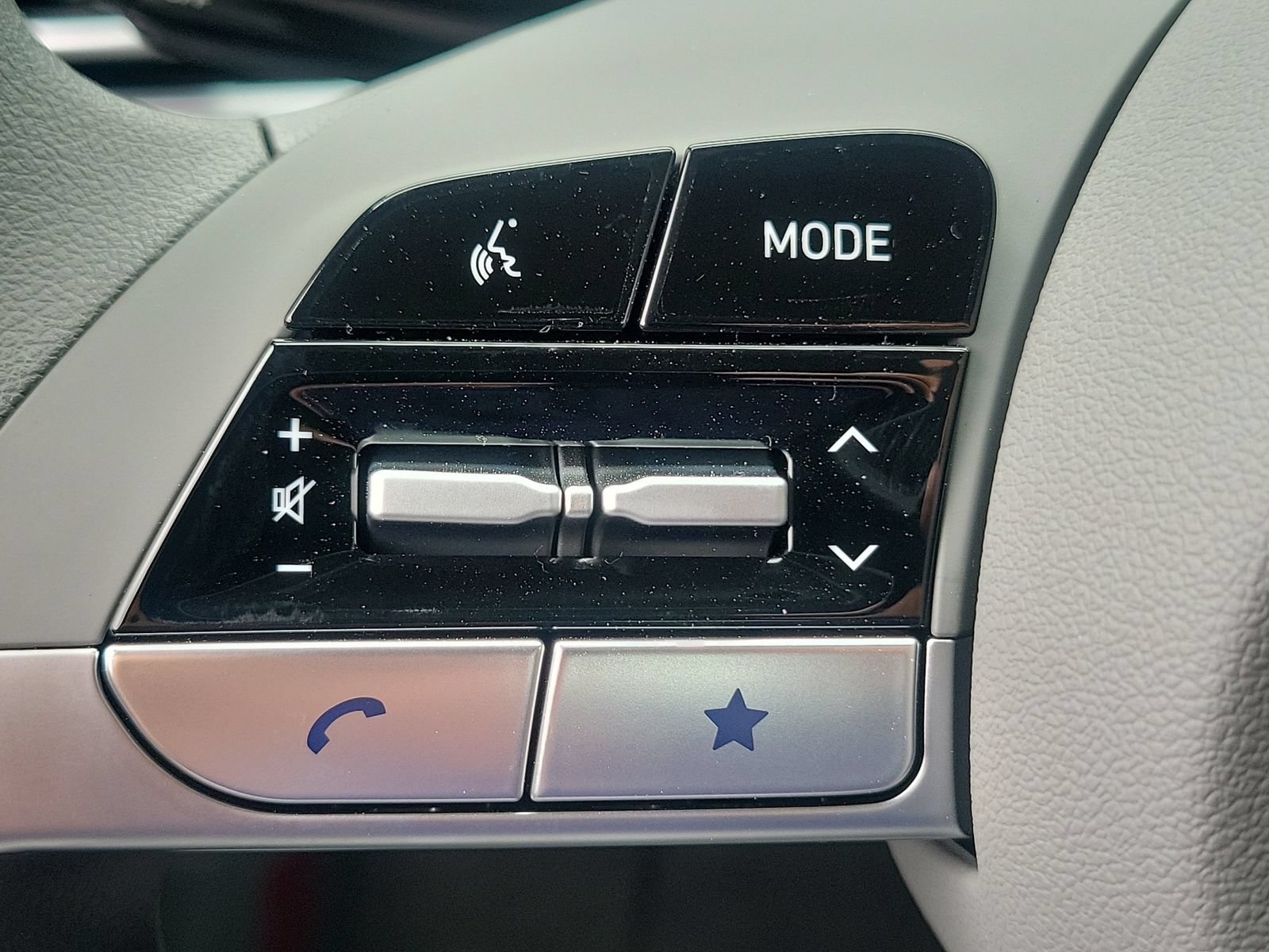 New 2026 Hyundai Elantra SE FWD image 8