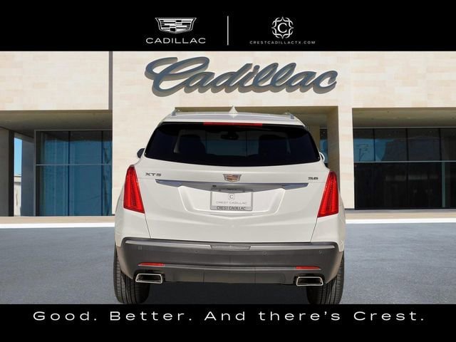 Used 2018 Cadillac XT5 Luxury w/ Driver Awareness Package FWD image 4