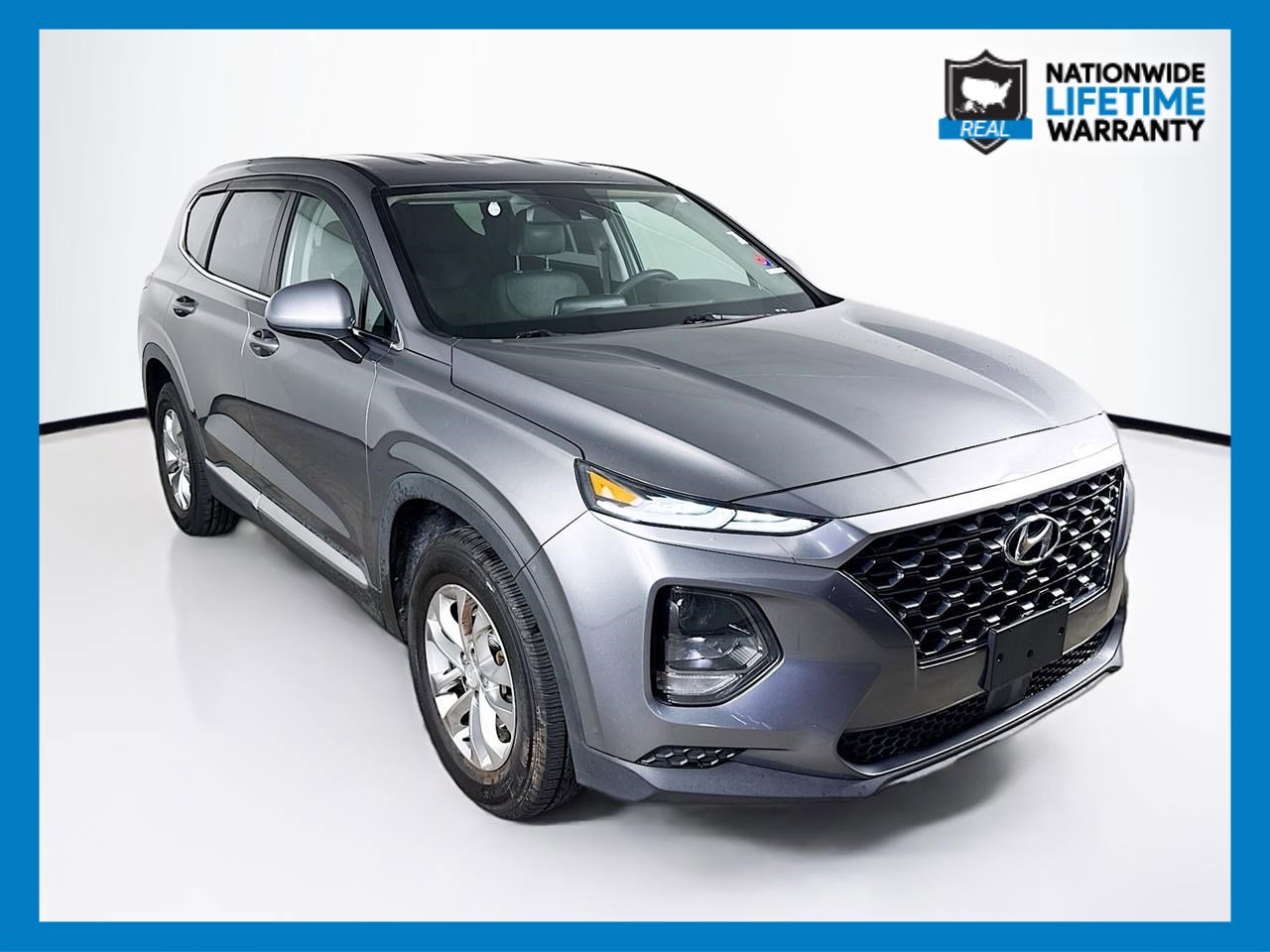 Used 2020 Hyundai Santa Fe SE image 1
