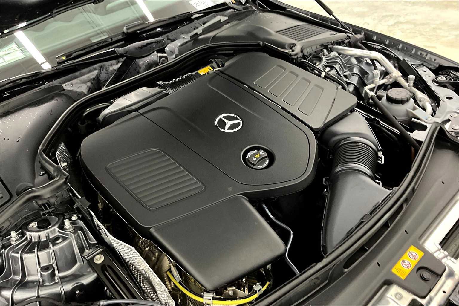 New 2025 Mercedes-Benz C 300 4MATIC Sedan image 17