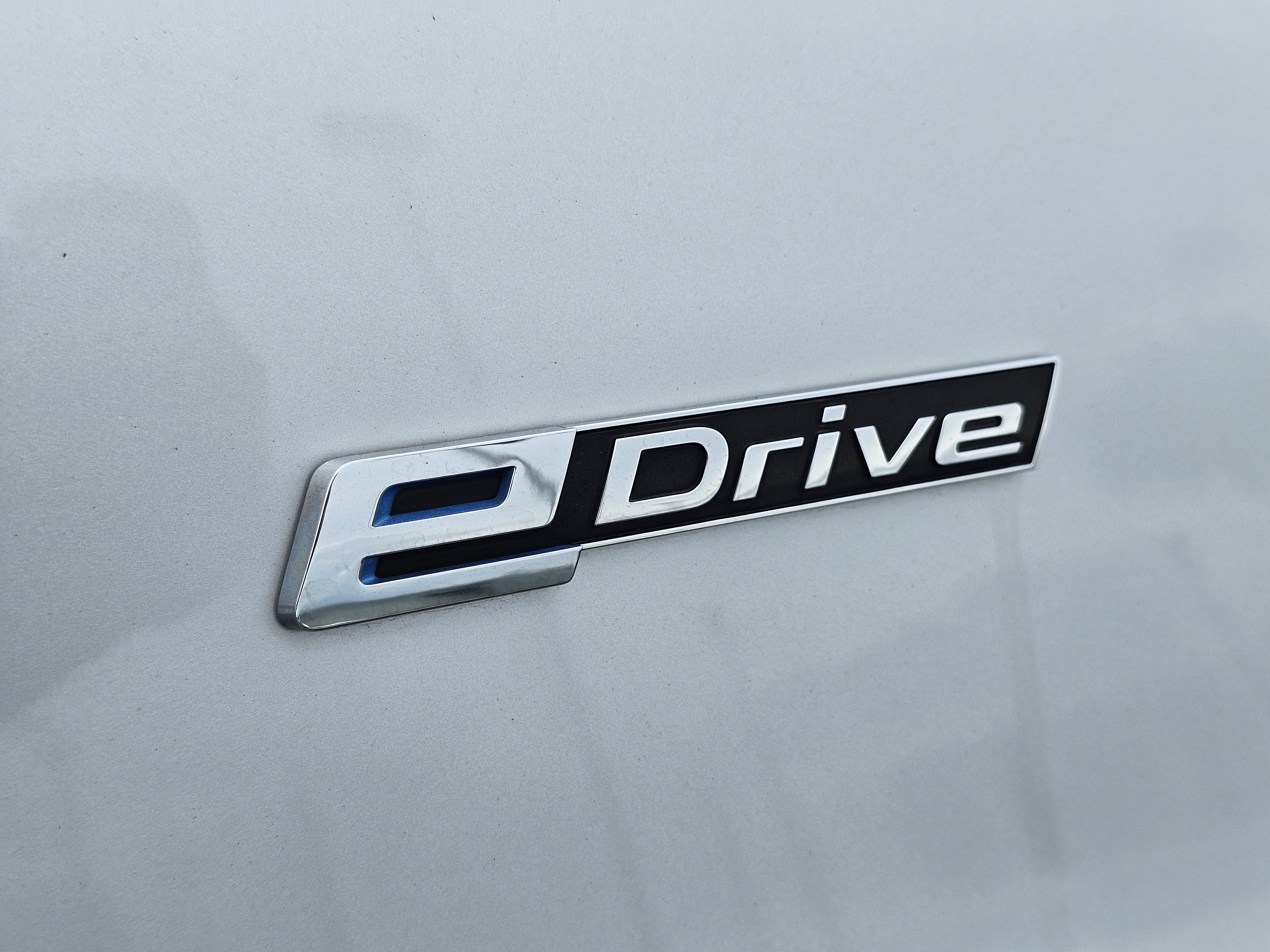 Used 2019 BMW 530e w/ Convenience Package RWD image 13