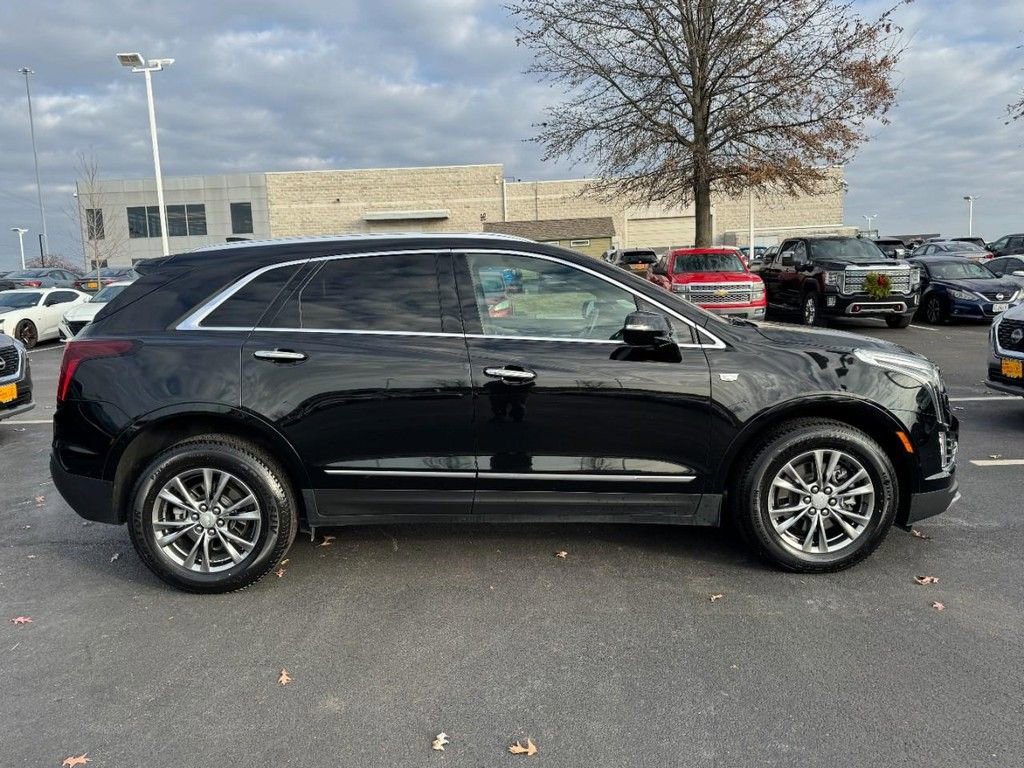 Used 2023 Cadillac XT5 Premium Luxury image 2