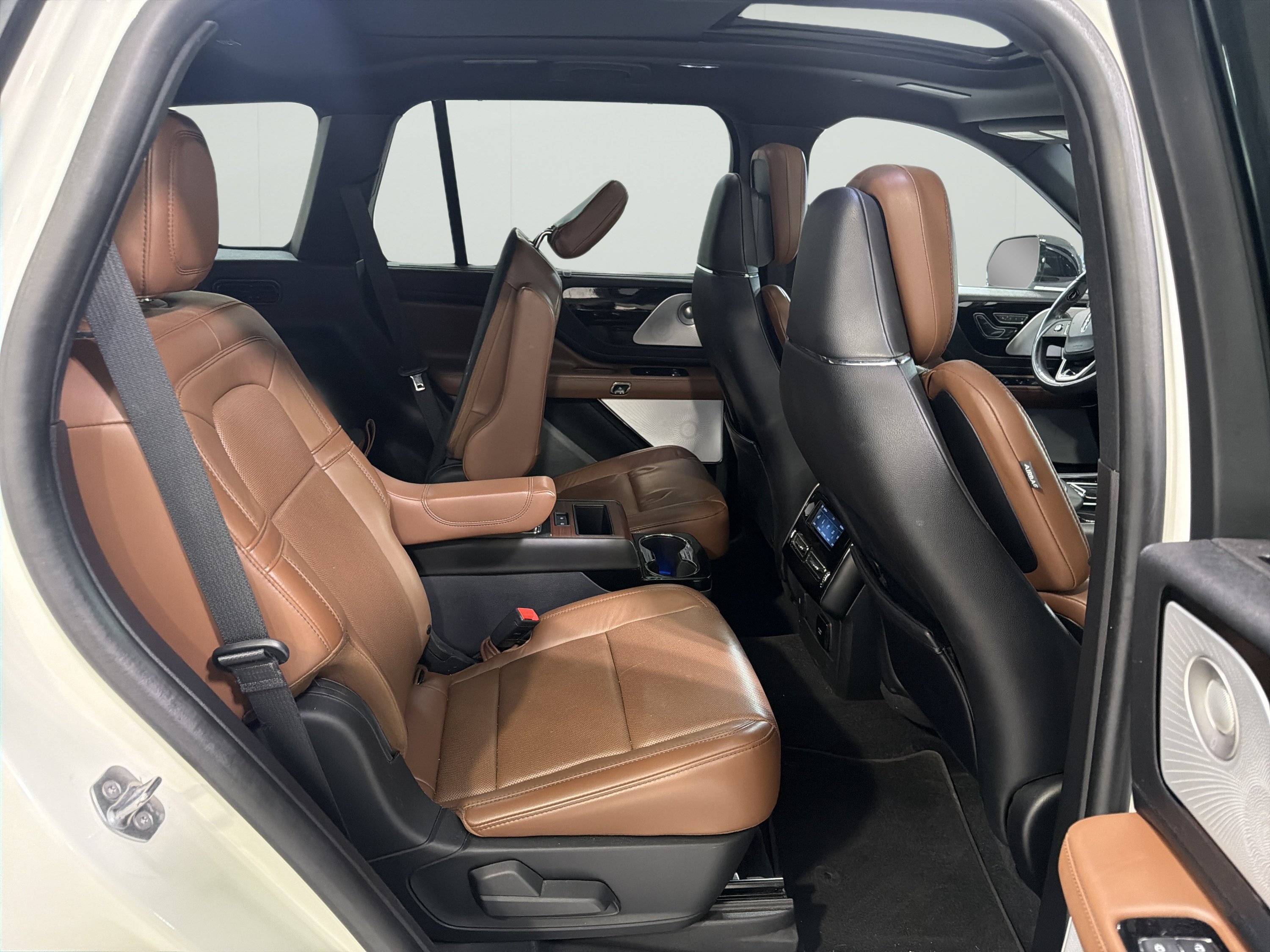Used 2021 Lincoln Aviator Reserve w/ Equipment Group 202A AWD/4WD image 12