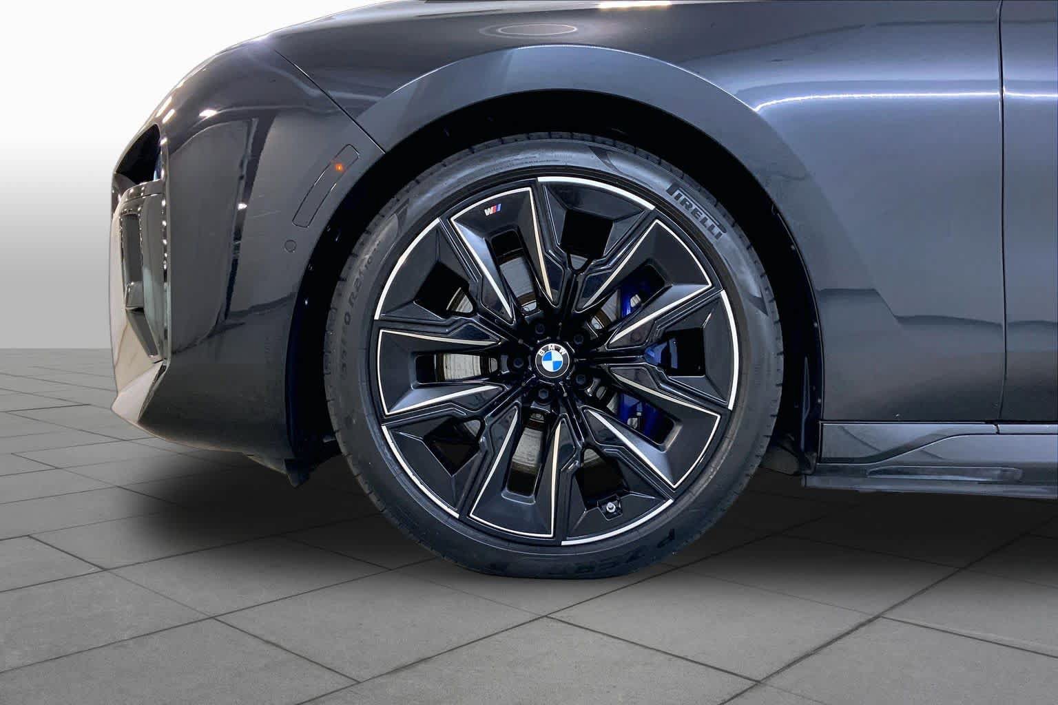 Used 2024 BMW i7 M70 AWD/4WD image 10