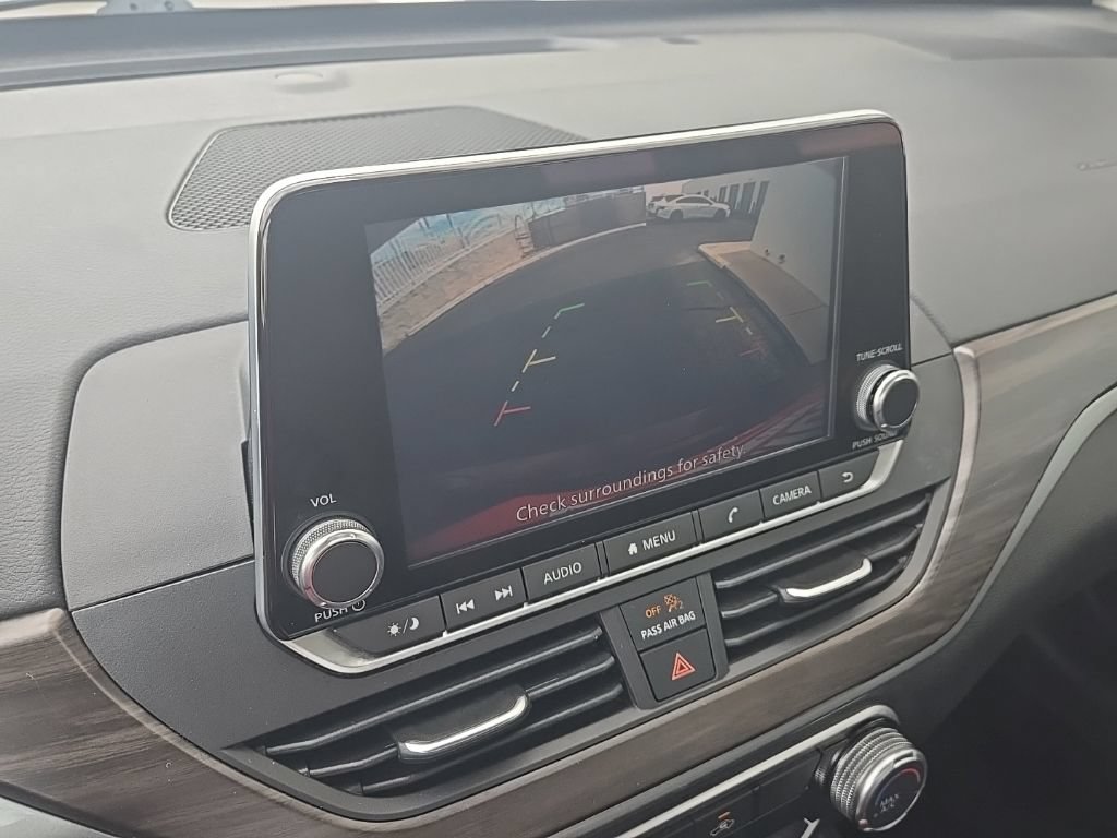 Used 2024 Nissan Altima 2.5 SV FWD image 24